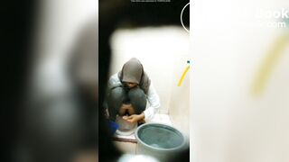 Jilbab Poop 1