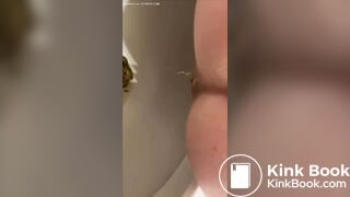 Hot girl shitting + closeups