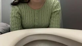 Korean Twitter girl vomitting compilation_1