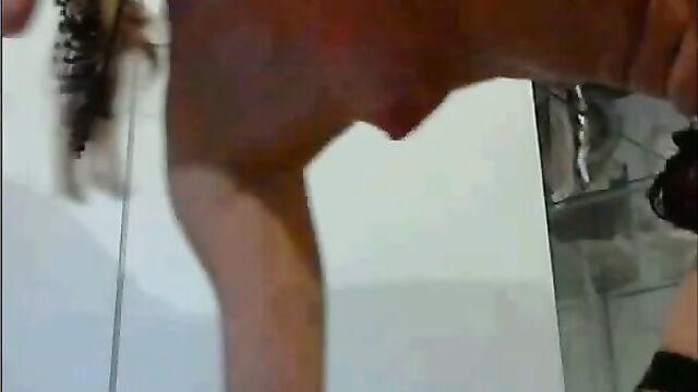 webcam pee girl45