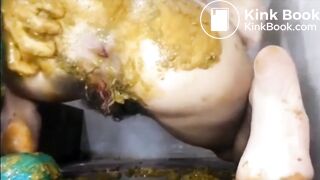 Messy fisting huge dildo scat