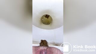 Milf take a nice thic poop