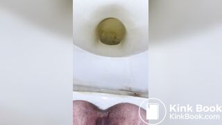 Milf take a nice thic poop