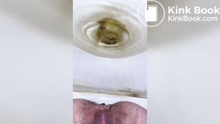 Milf take a nice thic poop