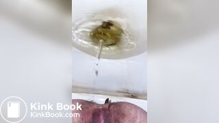 Milf take a nice thic poop