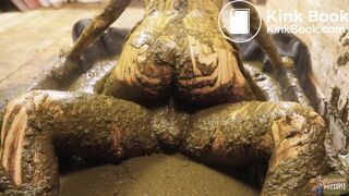 Lyndra and Franky Manure Barn - sensual sex in cowshit