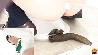 Girl pooping 03