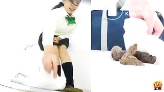 Girl pooping 03