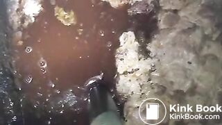 woman toilet poo pee vacuum１