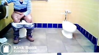 Toilet voyeur pooing - video 2