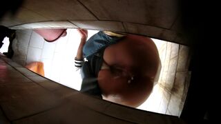 CN toilet voyeur-014734