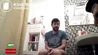 Voyeur girl pooping - video 5