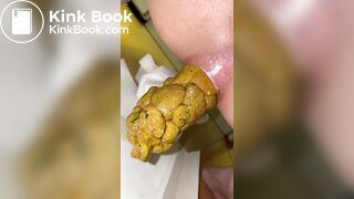 Japanese Twitter College Girl Very Very Big Poop