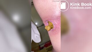 Japanese Twitter College Girl Very Very Big Poop