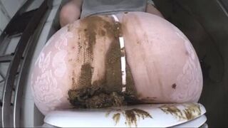 epic girl poop out door and in door