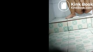 Vietnam girl pooping 2.1