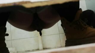 girl poop voyeur - video 38