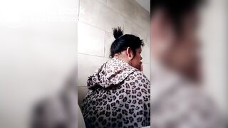 BBW poops in toilet