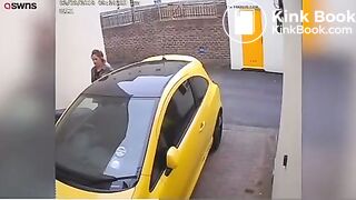 Woman poo - video 4