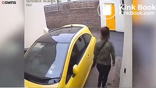 Woman poo - video 4
