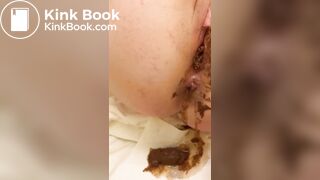 Vaginal shitting, she makes it all wrong
