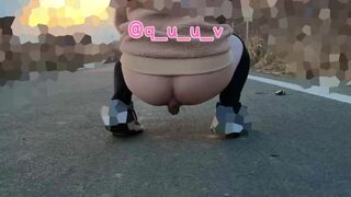 JAPANESE GIRL POOPING - video 32