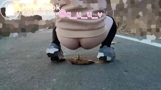 JAPANESE GIRL POOPING - video 32