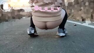 JAPANESE GIRL POOPING - video 32