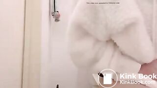 Diarrhea on toilet - video 2