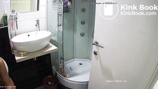 voyerhouse pooping