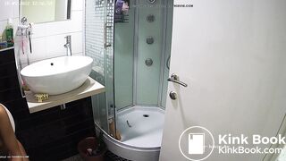 voyerhouse pooping