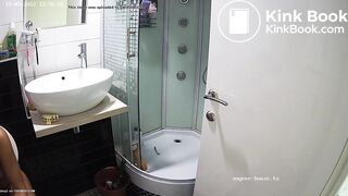 voyerhouse pooping