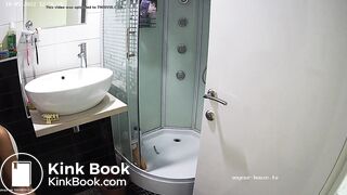 voyerhouse pooping
