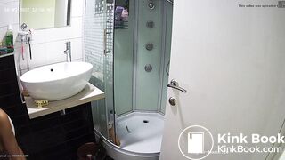 voyerhouse pooping