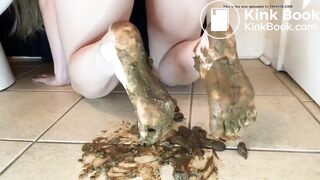 BLONDE SHITTING ON SOLES AND SMEARING.