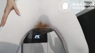 huge shit in tights - video 2