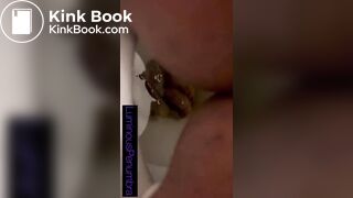 ebony poop - video 5