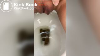 Hot girl pooping - video 33