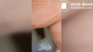 Hot girl pooping - video 33