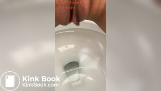 Hot girl pooping - video 33
