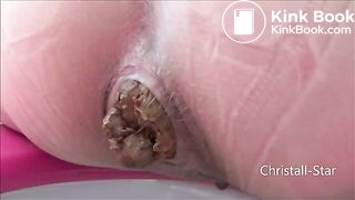 Pink ass baby pooping