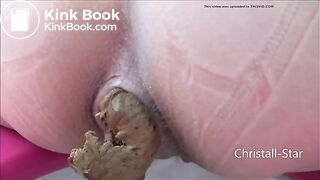 Pink ass baby pooping