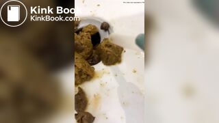 Hot teen loose shit into bathtub