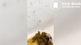 Hot teen loose shit into bathtub