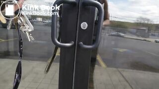 She poops at a burger King