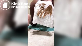 *Rare* Ebony girl diarrhea in her pull up and overflows