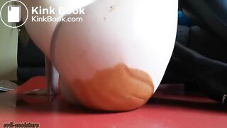white leggings poop