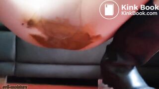 white leggings poop