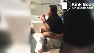 Cutie Pooping - video 3