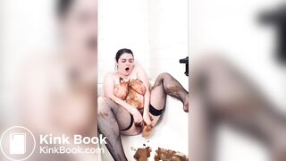 Chubby girl Smear and fuck poop into pussy